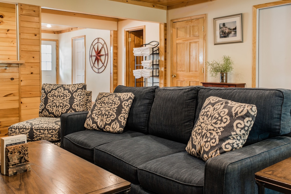 Watertown Vacations - Capt.'s Inn  Suites - Property Image 3