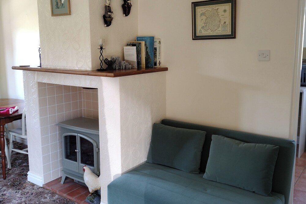 Tranquil Farlow Retreat, Sleeps 4 With Parking