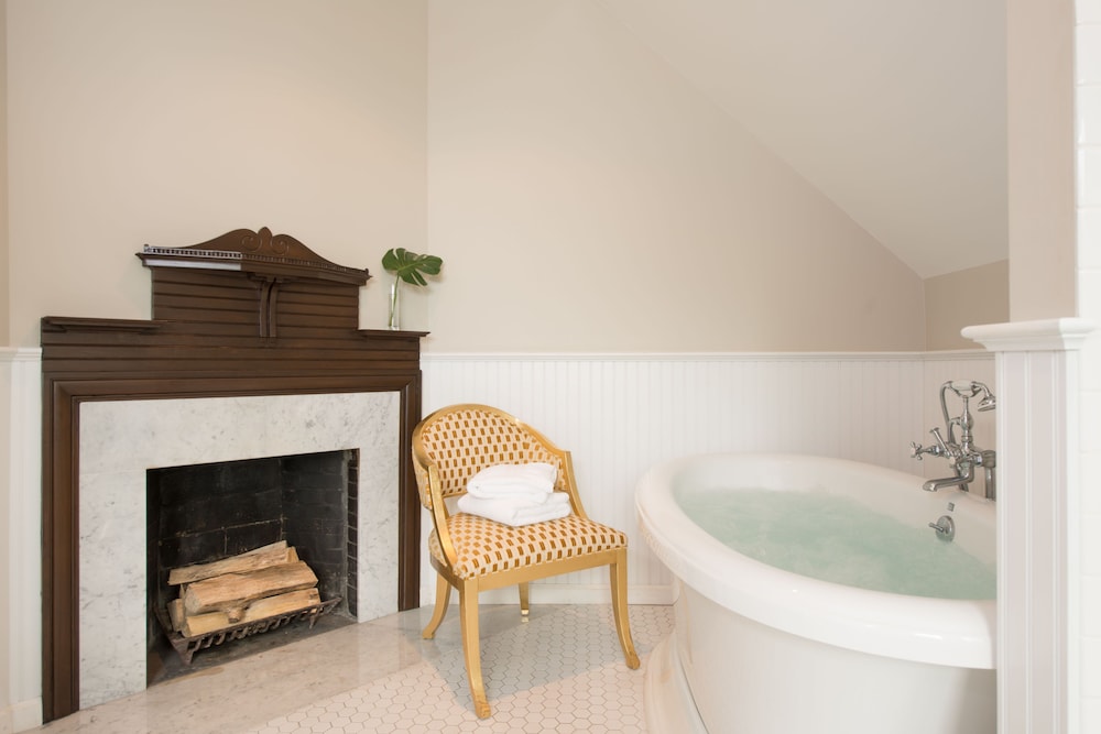 Lenox Vacations - Kemble Inn - Property Image 56