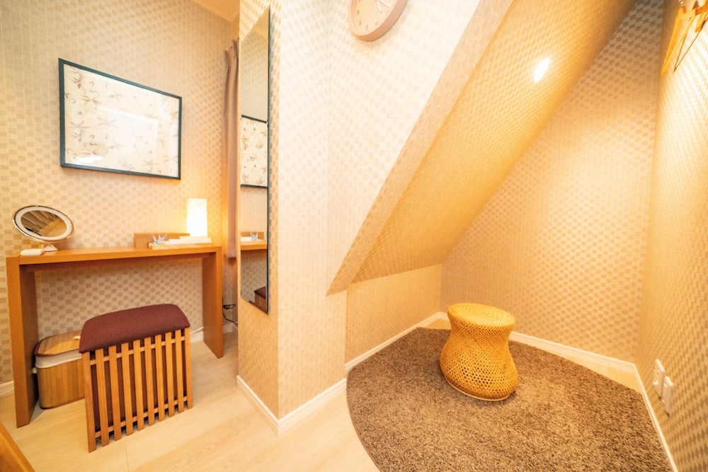 Kaguya Asakusa - Hostel, Caters to Women