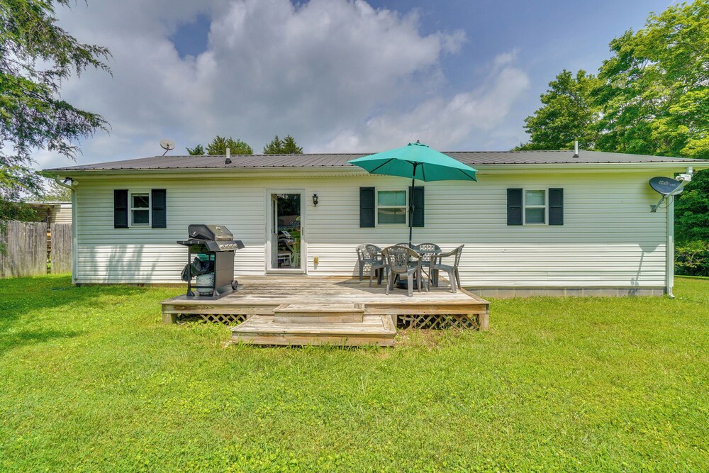 Walk to Marina: Norris Lake Escape w/ Deck + Views