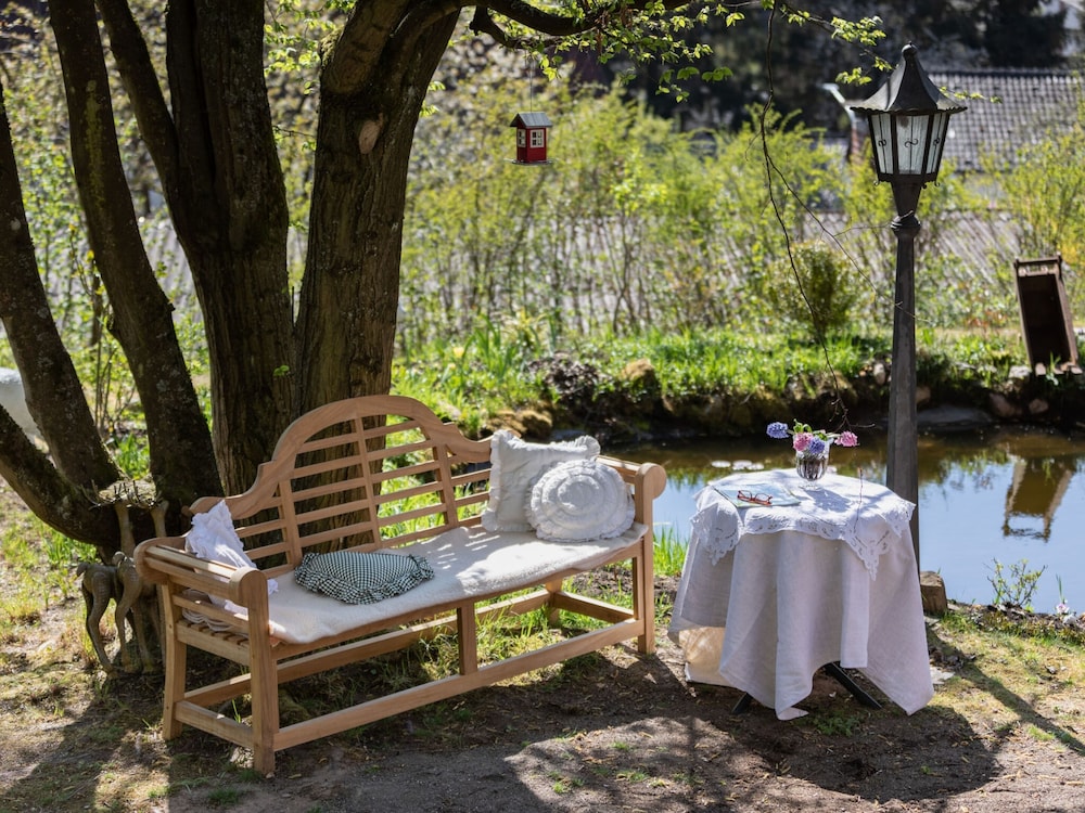 Charming Apartment in Weissenbrunn Near Forest
