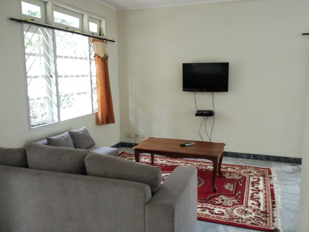Villa Tamie Bumi Ciherang