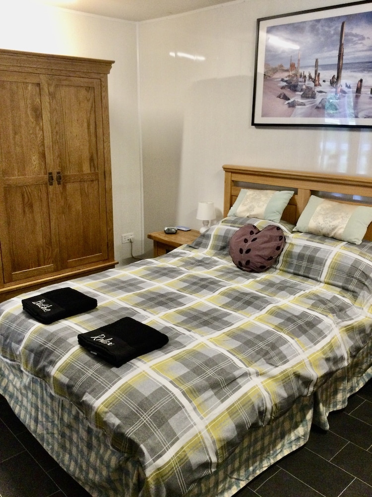 Stunning 2-bed Cottage Countryside Outside Ayr view 5