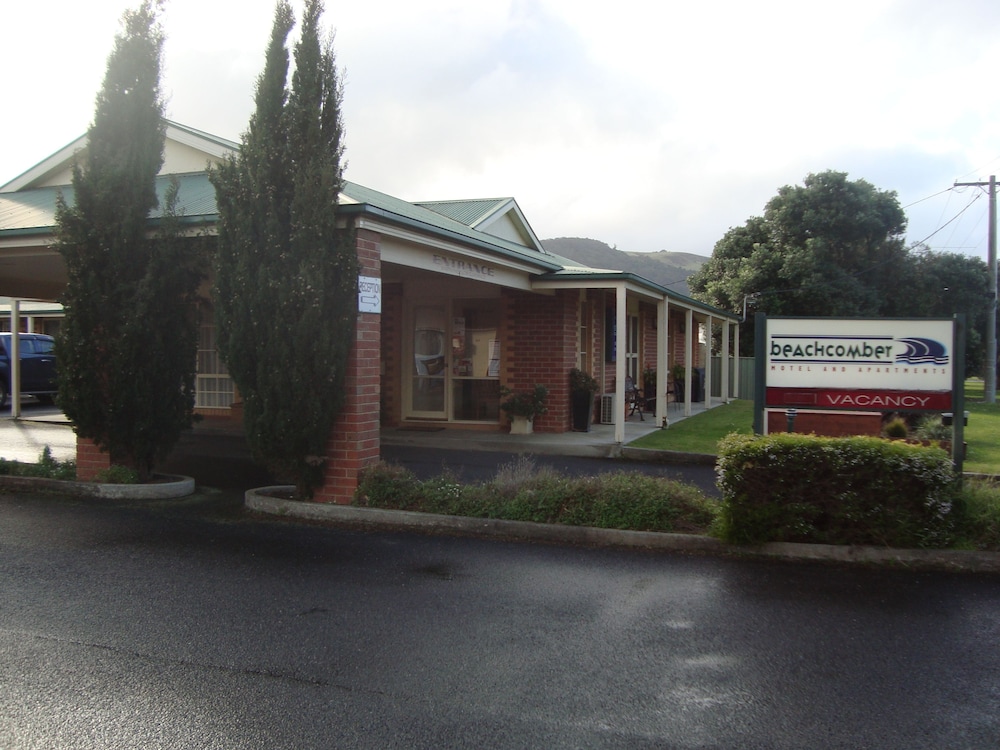 Beachcomber Motel And Apartments