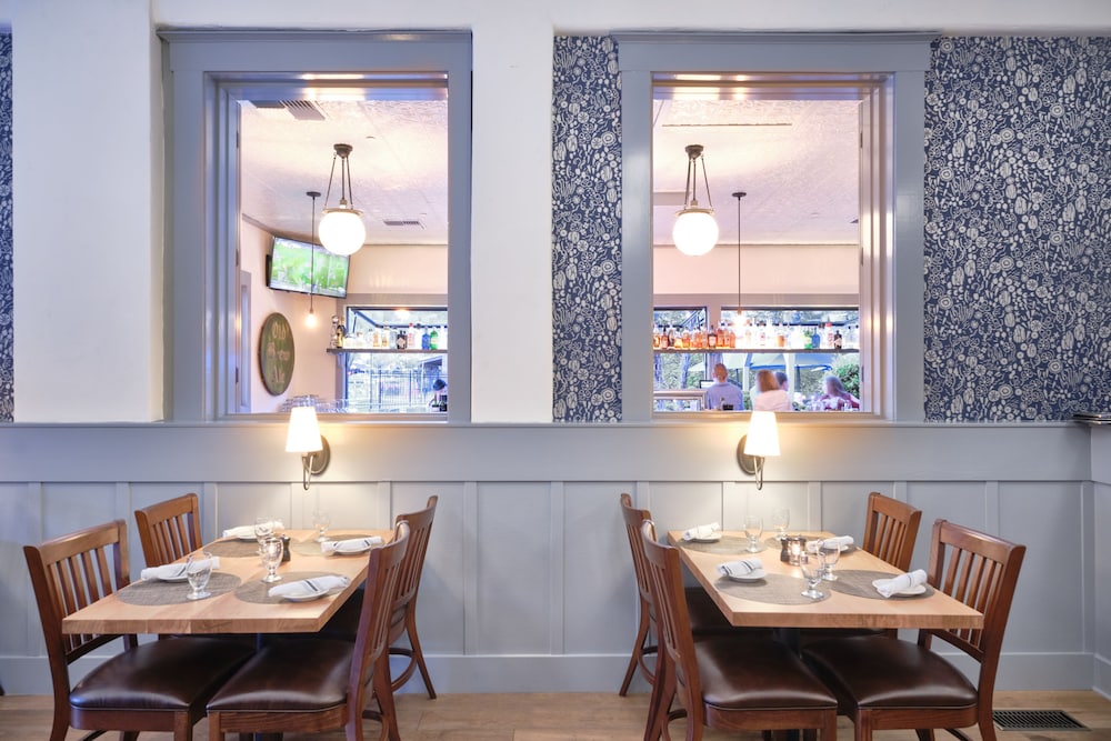 Napa Valley / Sonoma Vacations - Calistoga Inn Restaurant and Brewery - Property Image 42