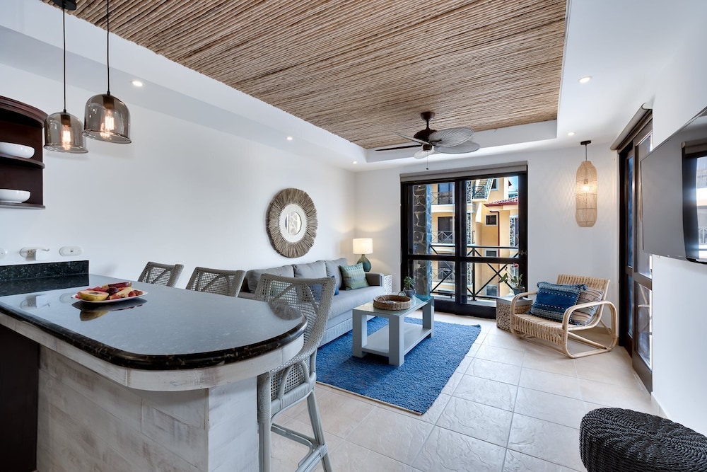 Amazing Seaside Penthouse With Rooftop Terrace view 3
