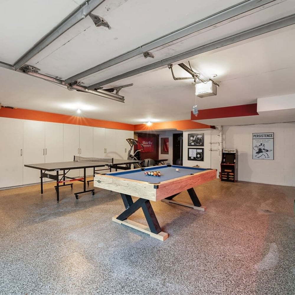5BR 5BA Architectural Estate-theatre Gym Rooftop