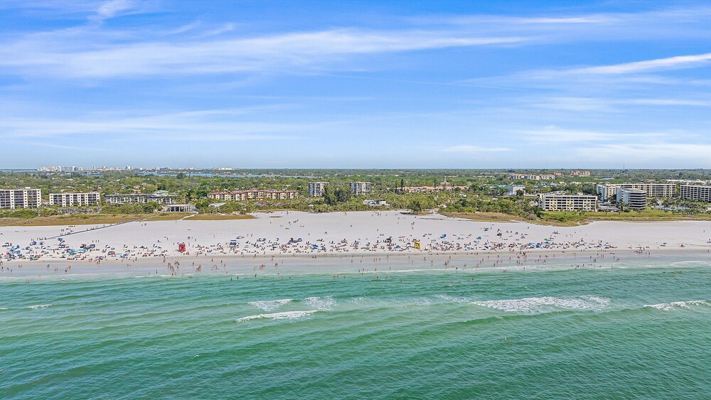 Siesta Beach Retreat 2 Bedroom Townhouse