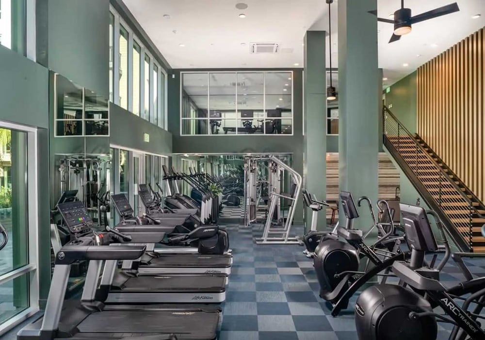Elegant Escape 10 Min From Disneyland With Pool GYM