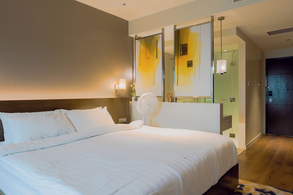 Hotel Residences at Acqua