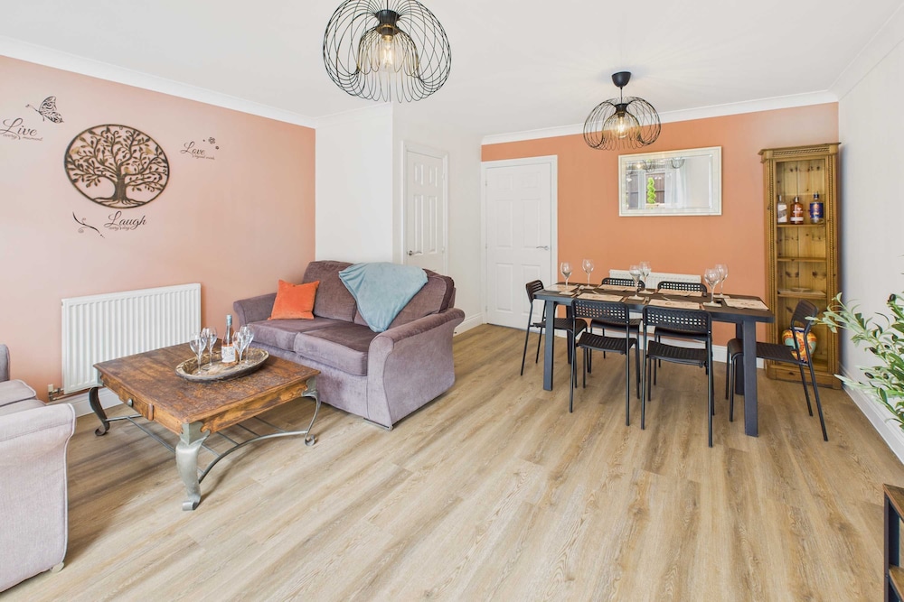 Host Stay Clearwell Gardens