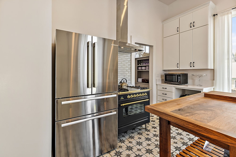Ashland Vacations - Barclay Klum House by WanderLodges - Property Image 19