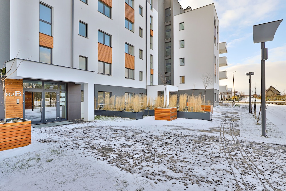 Ostoya Pucka Apartment by Renters