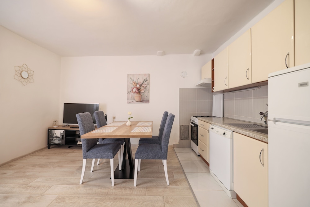 Viva - 2 bedroom apt in city centar