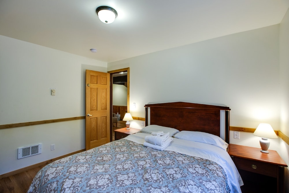 03MBH - WIFI -Pets OK - Sleeps 26 view 4