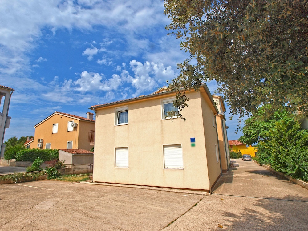 Apartment 258