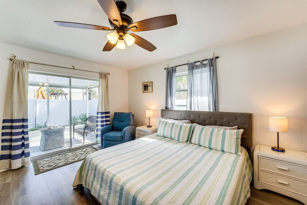 Breezy Englewood Condo w/ Community Pool! view 2