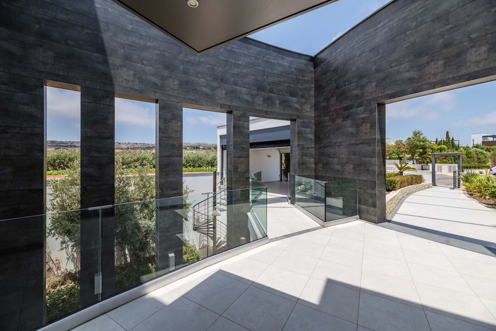 Vivo Mare Panorama Beachfront Villa