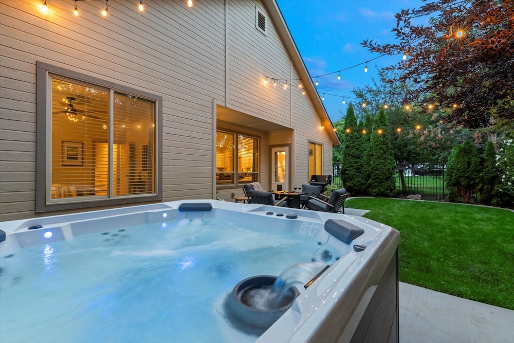 Soak Play Firepit Spa Game Room Sleeps 14