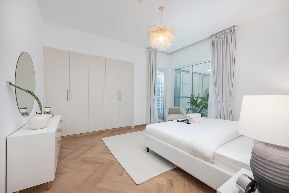 Cozy 1-bedroom Apartment for 4 in Dubai Marina