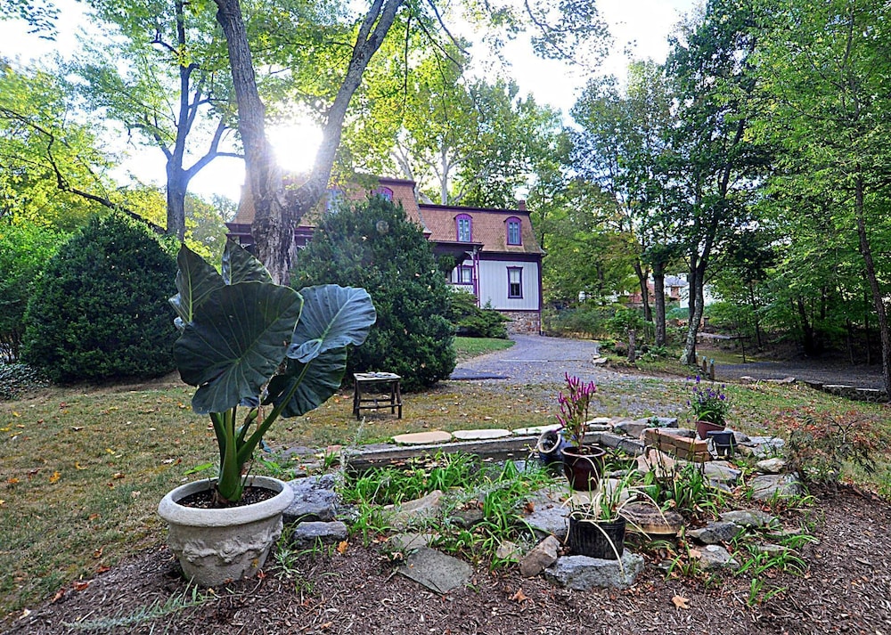 Manor at Berkeley Springs - Property Image 10