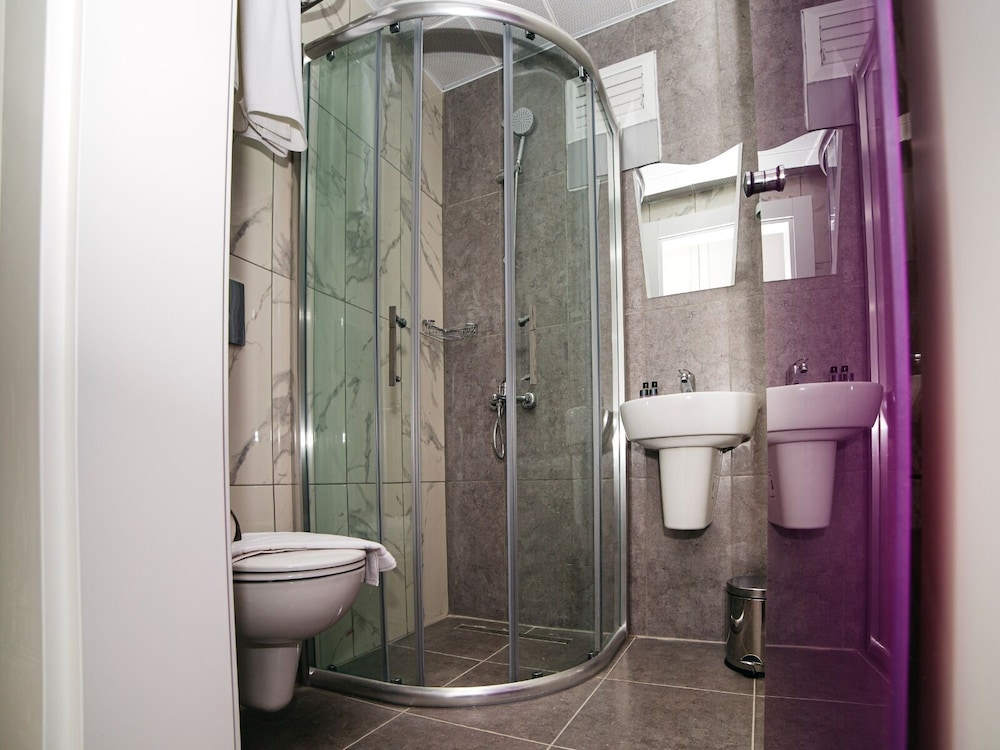 Nun By Laren Hotels - Image 15