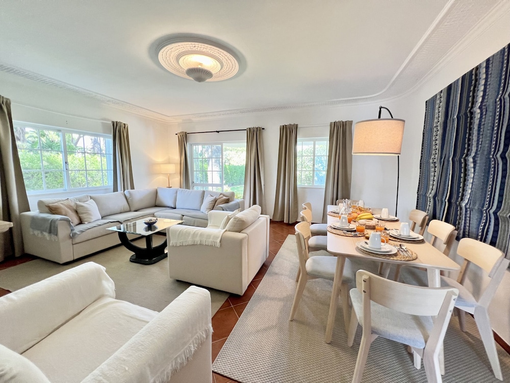Vilamoura White House Villa by Homing