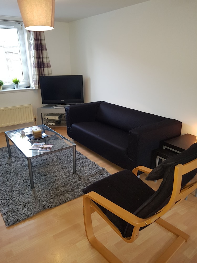 Executive Open Plan Apartment in Leith