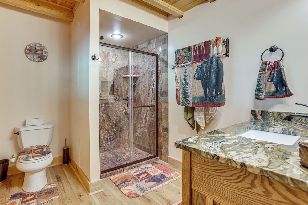 Hot Tub & Game Room: Deep Creek Winter Getaway