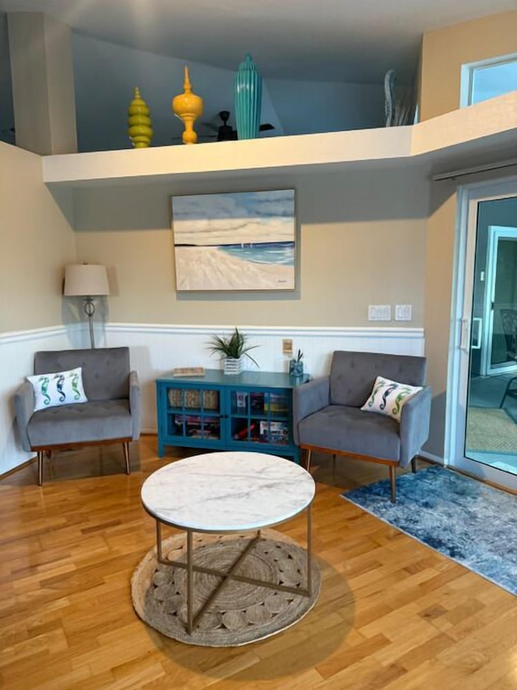Seahorse Cove - Pool, Gulf Access & Tiki Bar 3 Bedroom Home