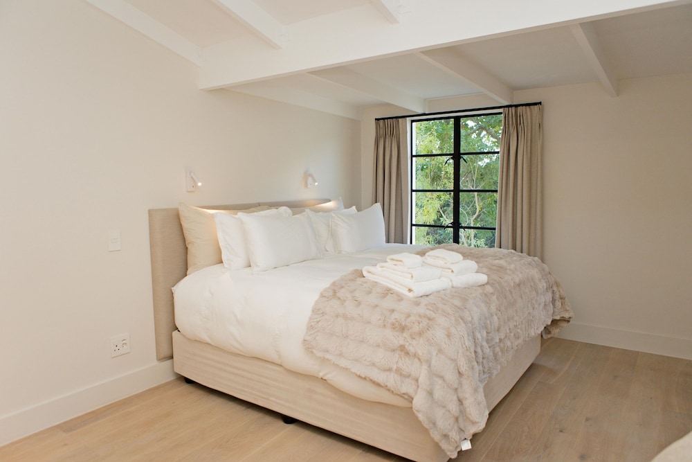 River 42 Camps Bay - Luxury Villa With Pool Stream