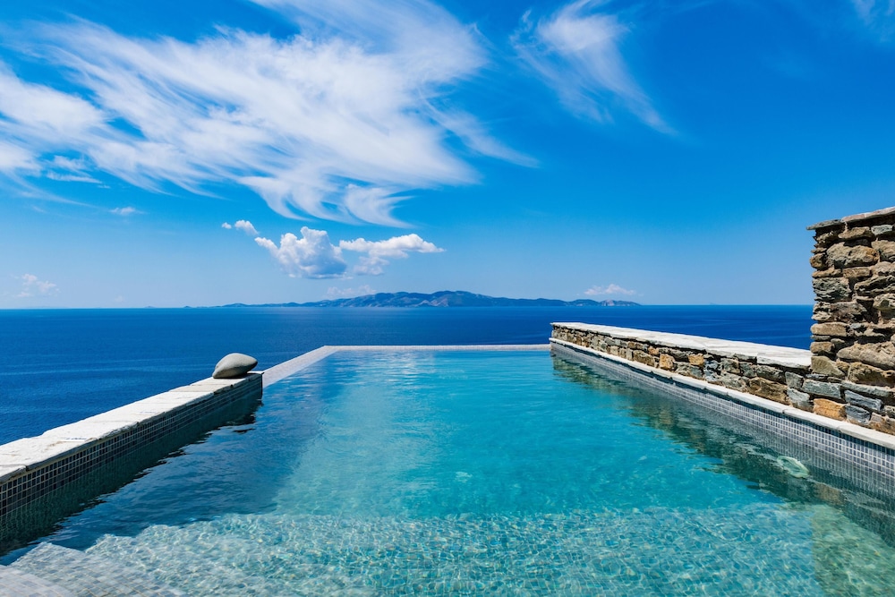 Vathi Bleu Private Villas