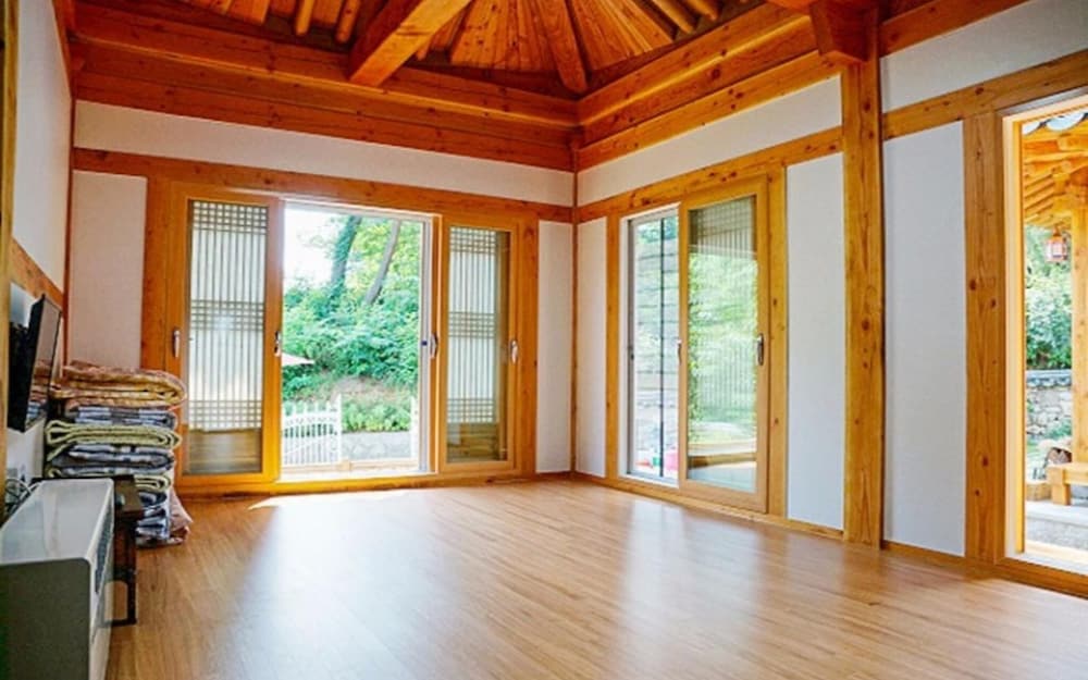Yangju Solnaeum Hanok Pension view 5