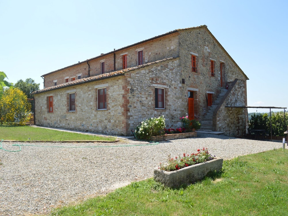 Charming Tuscan Countryside Retreat