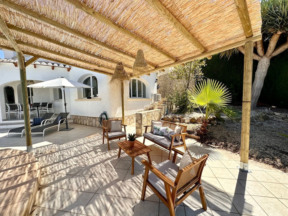 3 Bedroom Villa Walking Distance to Moraira