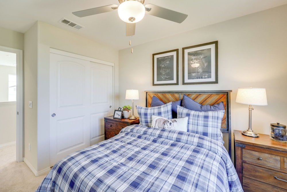 Pool Access & Mtn Views: Family Haven in Beaumont!