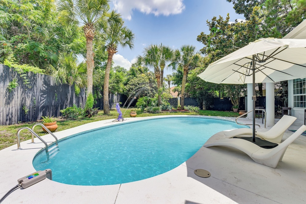 2 Mi to Beach: Luxe PCB Escape w/ Outdoor Space!
