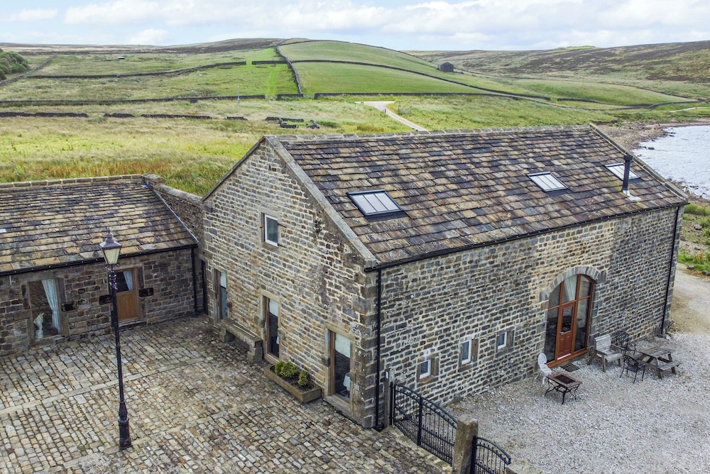Snave Barn