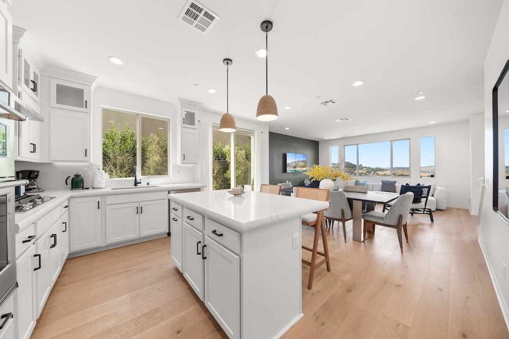 @ Marbella Lane - Curated 5BR in Upscale RMV Haven