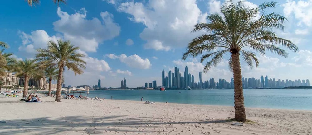 Spacious New Furnished 2br M Palm Jumeirah