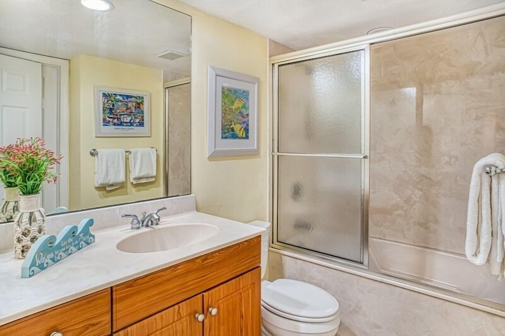 Pointe Santo D27 2 Bedroom Condo