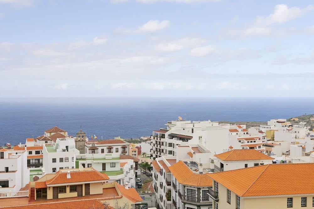 Rooftop View Escape 1 Min to Center Fast Wifi
