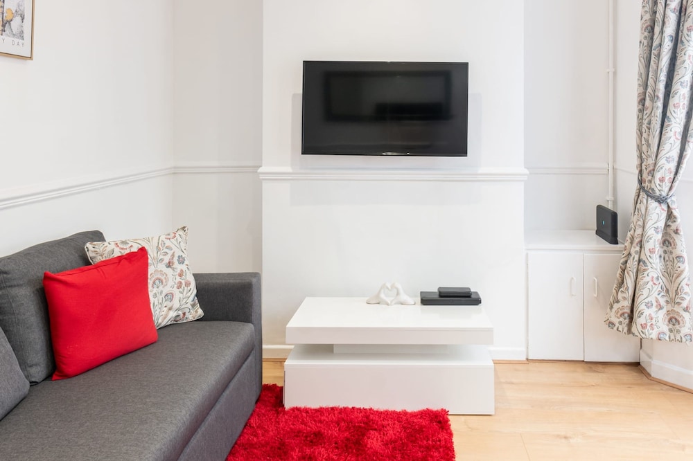 Host Stay Bardsay Road view 5