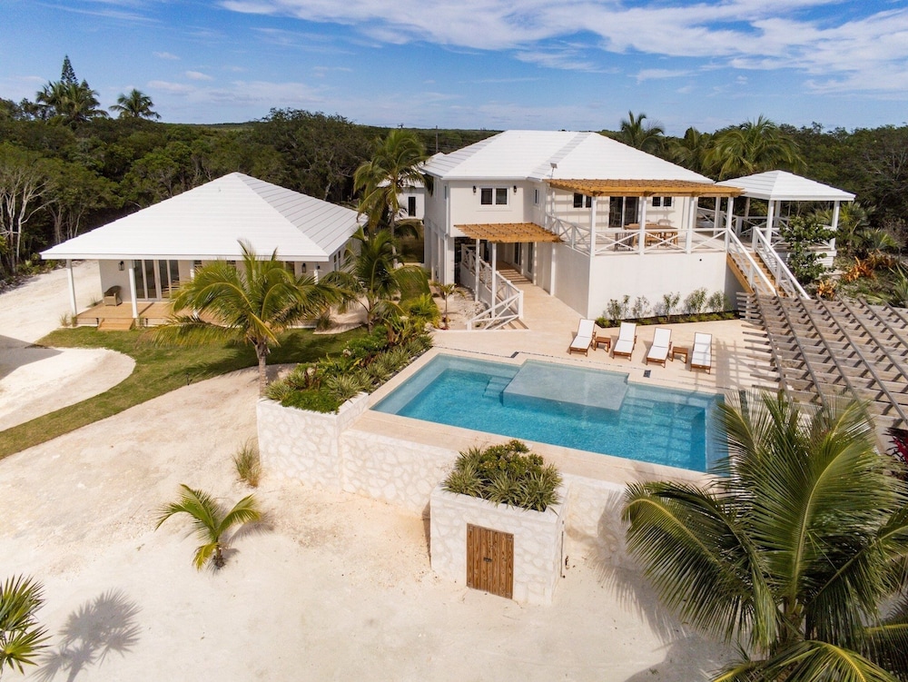 Seaesta - Brand New Estate W/pool & Private Backyard Beach 6 Bedroom Home