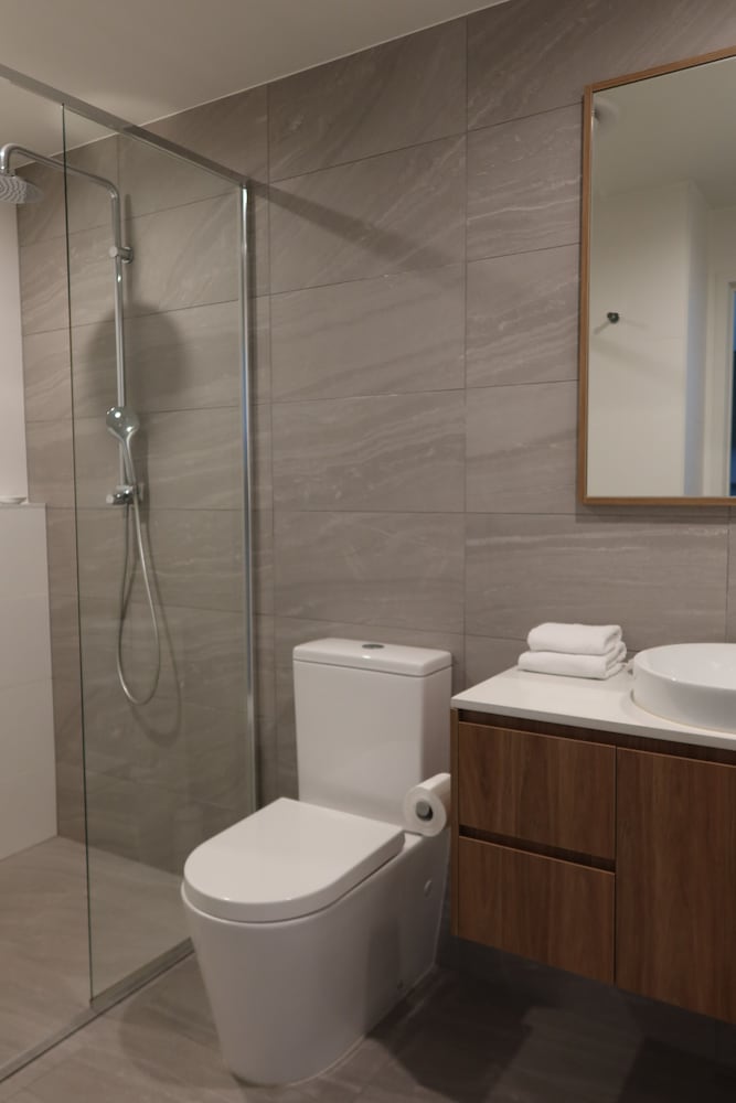 Luxury Palm Beach 1 BDR in The Village