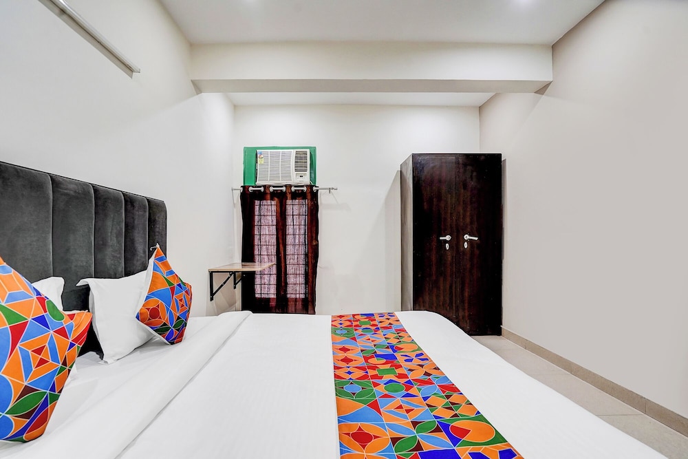 Fabhotel Cyberhub Suits