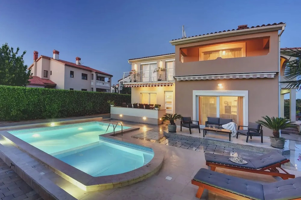 Villa Marina Istria Nearby Pula - Crovillas