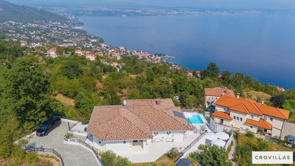 Villa Lauriana Nearby Opatija - Crovillas