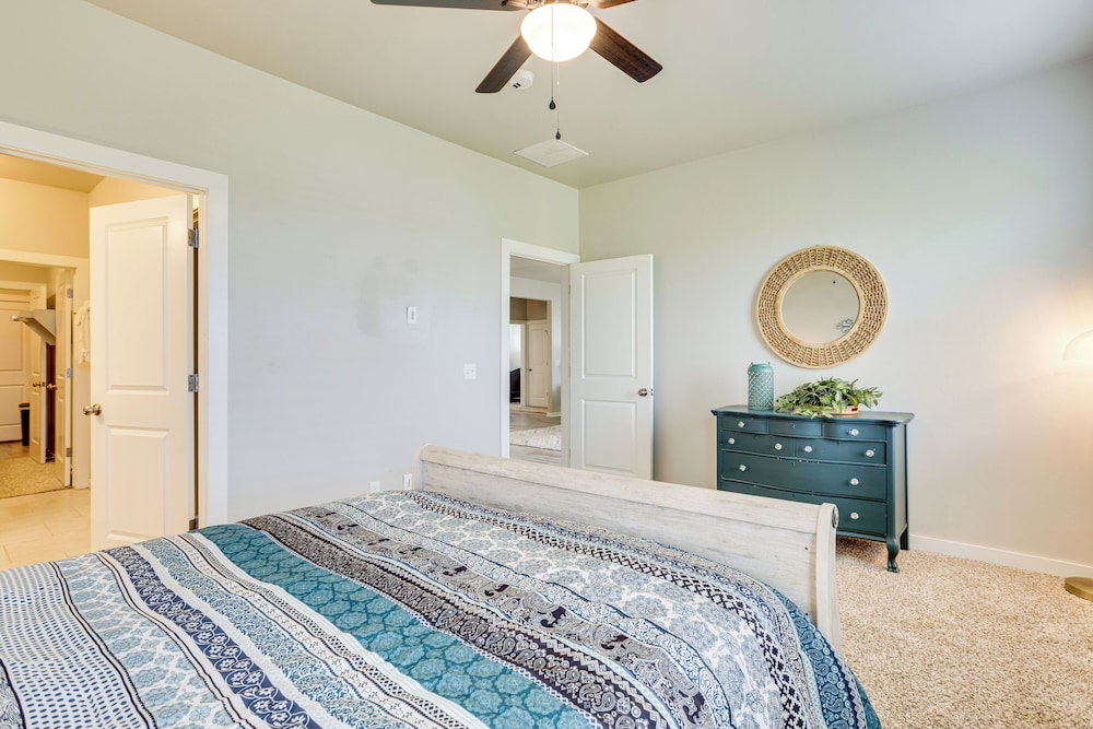 Golf, Swim, Relax: Oklahoma Ranchland Retreat